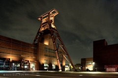 37.Zeche_Zollverein_Essen-Turm-Nacht_