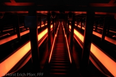 38.Zeche_Zollverein_Essen-Rolltreppe-Nacht__DSC1529-32